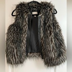 Hinge Fur Vest